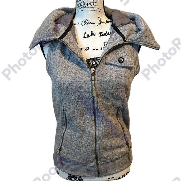 Pulse Sweater Vest - Picture 2 of 7